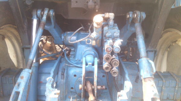 ขายรถไถ FORD รุ่น 6640 คานหน้าคาราโร่ เกีนร์  12x12 ตู้แอร์ เอกสาร อินวอย