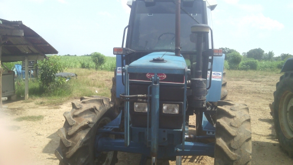 ขายรถไถ FORD รุ่น 6640 คานหน้าคาราโร่ เกีนร์  12x12 ตู้แอร์ เอกสาร อินวอย