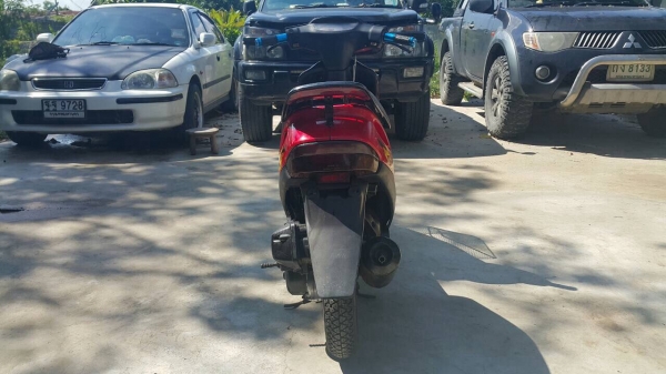 Honda dio50cc สตา์ทมือ ตะกร้าแท้ตรงรุ่น Honda dio50cc สตา์ทมือ ตะกร้าแท้ตรงรุ่น