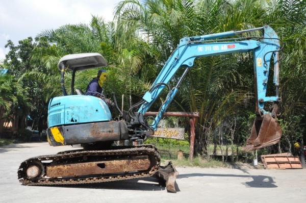 ขายแบคโฮ AIRMAN AX40-3ลายหัวแย๊ก ปั้มนิ้ว คอนโทรลน้ำมัน แทรคเหล็ก ครบๆ สวยเดิมจากญี่ปุ่น ทำงานสมบูรณ์ทุกระบบ รับรองไม่ผิดหวัง 285,000 เท่านั้น!!