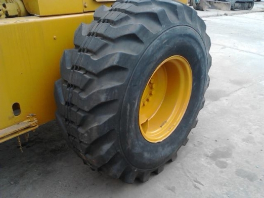 รถตักล้อยาง KOMATSU 515 รุ่น 2