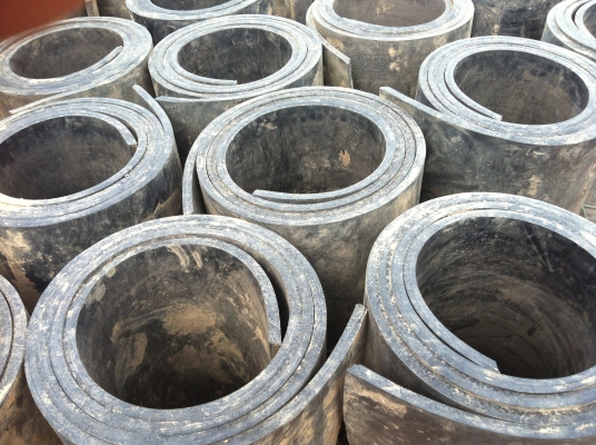 ขายยางปูพื้นรถเทเลอร์ยาว4เมตรกว้าง79เซนติเมตร คู่ละ 5500 บาท ขายยางปูพื้นรถเทเลอร์ยาว4เมตรกว้าง79เซนติเมตร คู่ละ 5500 บาท