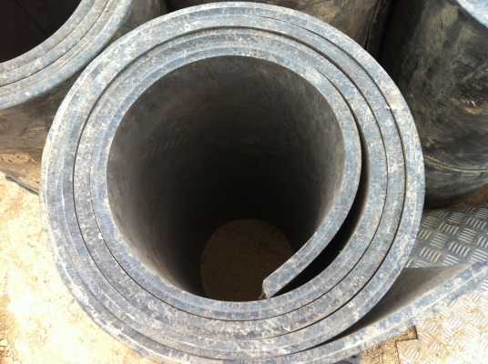 ขายยางปูพื้นรถเทเลอร์ยาว4เมตรกว้าง79เซนติเมตร คู่ละ 5500 บาท ขายยางปูพื้นรถเทเลอร์ยาว4เมตรกว้าง79เซนติเมตร คู่ละ 5500 บาท