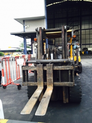 พรรคพวก...ฝากขายรถยก4ตัน TCM. ตามรูป รถพร้อมใช้