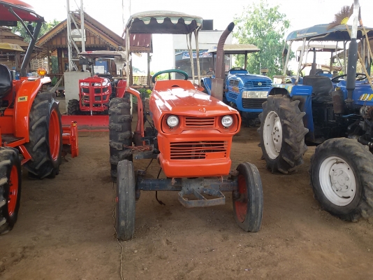 รถไถคูโบต้าL2600แรง พร้อมไช้งาน  ขายใน  ราคา55000บาท รถอยู่วังบัว คลองขลุง กำแพงเพชร    สนใจสอบุถามได้ที่081 3655997 อำพร  พาเจริญ  ราคาต่อรองได้อีกนะครับ