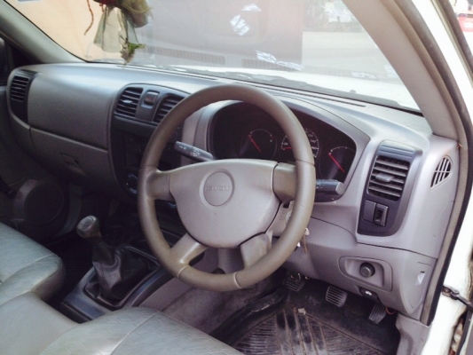 ขายอีซูซุ D-MAX มือเดียวป้ายแดง ปี 2002 เครื่องดีรถเดิมๆ พร้อมใช้ ราคา 138,000 บาท ติดต่อคุณเอ๋ 092-6356419