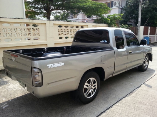 Toyota D4D ดีเซล 2.5E รถบ้านเดิมๆพร้อมใช้ทะเบียนสวย Toyota D4D ดีเซล 2.5E รถบ้านเดิมๆพร้อมใช้ทะเบียนสวย