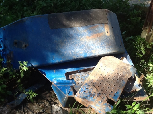 หลังคารถ และ บังโคน ของรถไถ่นาฟอร์ด พร้อมใส่ได้เลย