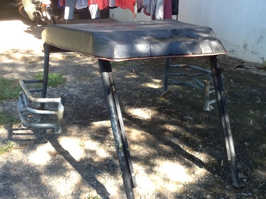 หลังคารถ และ บังโคน ของรถไถ่นาฟอร์ด พร้อมใส่ได้เลย