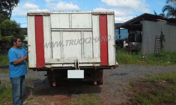 รถบรรทุก อิซูซุ สไลด์ 100 แรงม้า หัวเก๋งนอกสวยไม่ผุอุปกรณภายในครบ ปีจดทะเบียน 2526