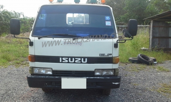 รถบรรทุก อิซูซุ สไลด์ 100 แรงม้า หัวเก๋งนอกสวยไม่ผุอุปกรณภายในครบ ปีจดทะเบียน 2526