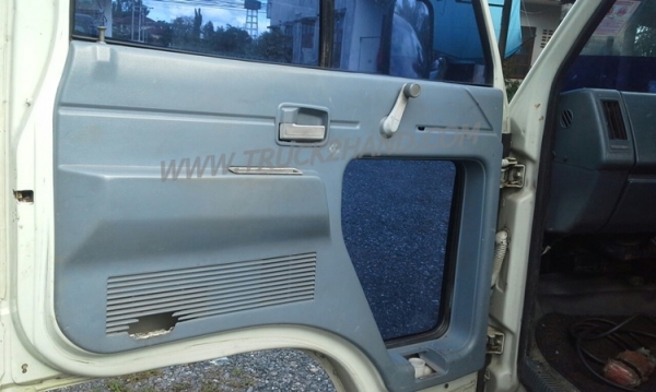 รถบรรทุก อิซูซุ สไลด์ 100 แรงม้า หัวเก๋งนอกสวยไม่ผุอุปกรณภายในครบ ปีจดทะเบียน 2526