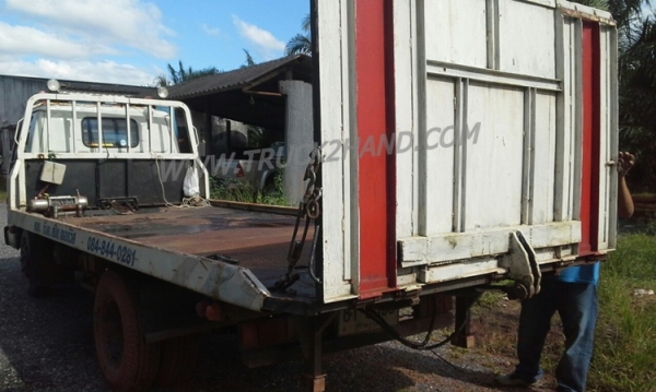 รถบรรทุก อิซูซุ สไลด์ 100 แรงม้า หัวเก๋งนอกสวยไม่ผุอุปกรณภายในครบ ปีจดทะเบียน 2526