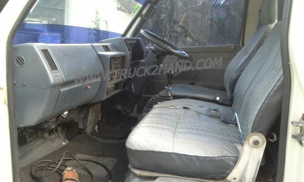 รถบรรทุก อิซูซุ สไลด์ 100 แรงม้า หัวเก๋งนอกสวยไม่ผุอุปกรณภายในครบ ปีจดทะเบียน 2526