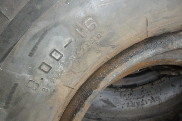 ยาง 9.00-16 ลายทหาร สวยๆ 4 เส้น ราคา 4900 บาท