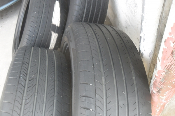 ยาง MAXXIS 215/55R17ปี13 สวยๆ 4 เส้น ราคา 3350 บาท