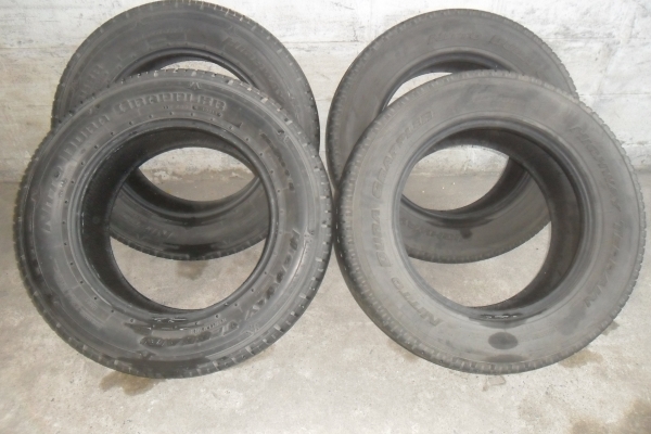 ยาง NITTO 265/60R18ปี11 สวยๆ 4 เส้น ราคา 3500 บาท