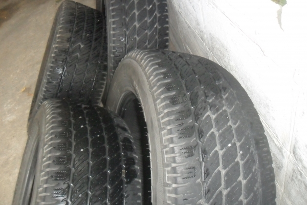 ยาง NITTO 265/60R18ปี11 สวยๆ 4 เส้น ราคา 3500 บาท ยาง NITTO 265/60R18ปี11 สวยๆ 4 เส้น ราคา 3500 บาท