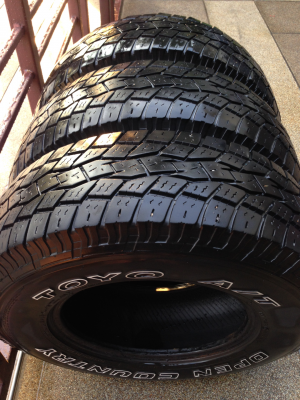 ยาง All Toyo 30 9.5 R15 จำนวน 3เส้น ดอกเยอะ กลางปี12 ราคาไม่แพง