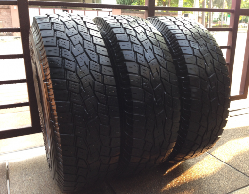 ยาง All Toyo 30 9.5 R15 จำนวน 3เส้น ดอกเยอะ กลางปี12 ราคาไม่แพง