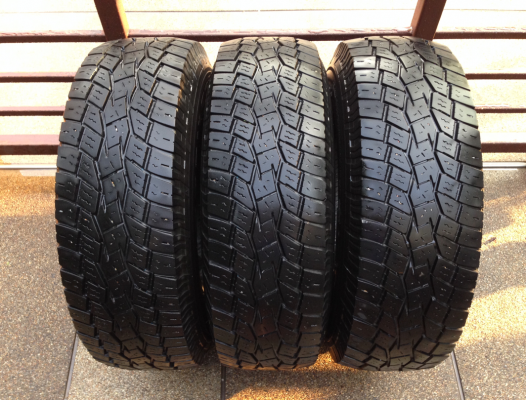 ยาง All Toyo 30 9.5 R15 จำนวน 3เส้น ดอกเยอะ กลางปี12 ราคาไม่แพง