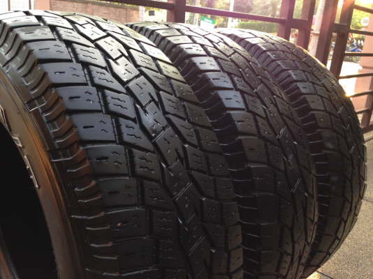 ยาง All Toyo 30 9.5 R15 จำนวน 3เส้น ดอกเยอะ กลางปี12 ราคาไม่แพง