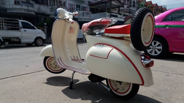 ขาย vespa 64 อินเดีย สีคลีม สวยๆ เครื่องทำใหม่ อุปกรณ์ใหม่ เอกสารอินวอยครับ พร้อมขับกลับหล่อๆเลยครับ ราคา 49,900 บาท สนใจติดต่อ 0826336557 โป้งครับ รับเทรินทุกรุ่นครับ.