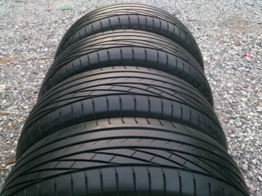 ขายยาง goodyear 195/65R15 ยางสัปดาห์ที่38ปี13 ดอกยางหนาสดนิ่มลึกเท่ากันสวยๆ จำนวน 1 ชุด