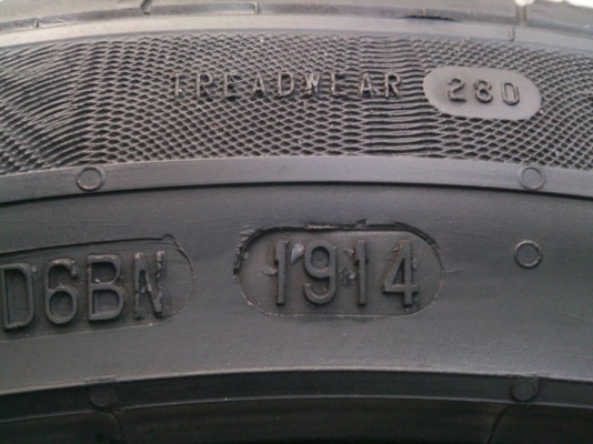 ขายยาง Continental 205/50R17 ยางสัปดาห์ที่19ปี14 ดอกยางเต็มหนาสดนิ่มลึกเท่ากันไม่มีปะสวยๆ จำนวน 1 ชุด