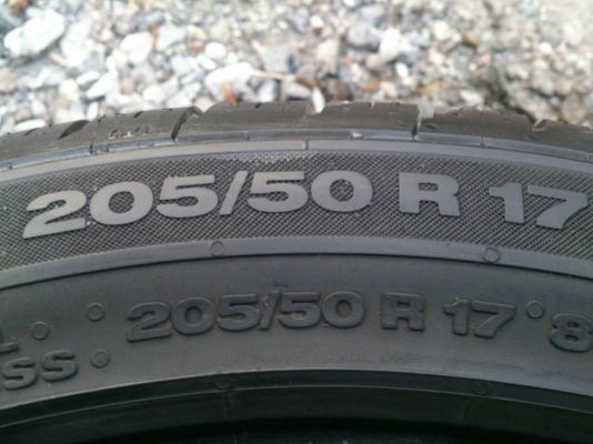 ขายยาง Continental 205/50R17 ยางสัปดาห์ที่19ปี14 ดอกยางเต็มหนาสดนิ่มลึกเท่ากันไม่มีปะสวยๆ จำนวน 1 ชุด