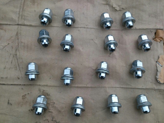 ขายแม็กยางถอดป้านแดง TOYOTA VIOS ขอย15 พร้อมยาง DUNLOP 185/60R15 ยางสัปดาห์ที่41ปี14 ตุ่มหน้ายางยังอยู่ สวยๆ จำนวน 1 ชุด พร้อมน๊อตแท้ 16 ตัว  8900