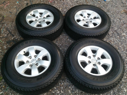 ขายแม็กยางถอดป้ายแดง TOYOTA VIGO CHAMP 265/70R16 พร้อมยางบริดสโตน ปี14 ตุ่มหน้ายางอยู่ครบทุกเส้นใหม่ๆ จำนวน 1 ชุด พร้อมน๊อตแท้ 24 ตัว ขายแม็กยางถอดป้ายแดง TOYOTA VIGO CHAMP 265/70R16 พร้อมยางบริดสโตน ปี14 ตุ่มหน้ายางอยู่ครบทุกเส้นใหม่ๆ จำนวน 1 ชุด พร้อมน๊อตแท้ 24 ตัว