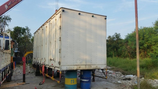 ขายตู้10บาน มีเนียมพื้นเหล็ก ยาว7.2เมตร