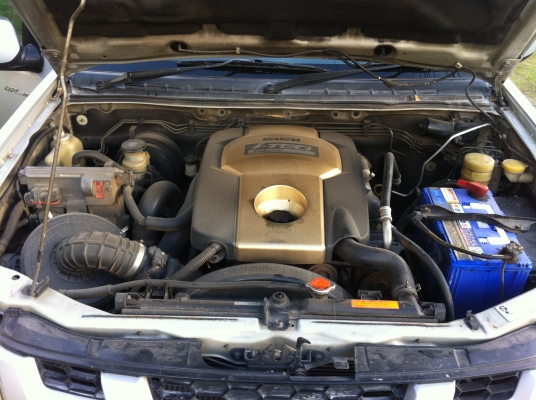 ISUZU - HI-LANDERรถบ้านสภาพเดิมๆทั้งคันพร้อมใช้ พร้อมโอน278000ราคาถูก