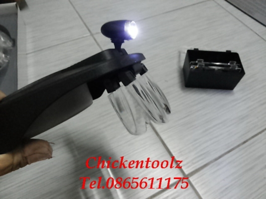 แว่นขยายสวมหัว  มีเลนส์ให้ 4 ขนาด 1.2X , 1.8X , 2.5X , 3.5X มีช่องใส่เลนส์ 2 ช่องเพิ่มอัตราขยายได้ มีไฟ LED 2 ดวง แสงสว่างมาก ไว้ใช้ส่องดูพระ ซ่อมงานอิเลคทรอนิกส์ และอิ่น ๆ