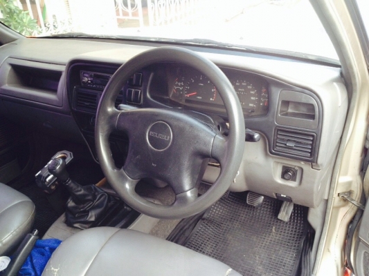 ขาย ISUZU DRAGON EYE 4 ประตู ปี 99 ราคา 128,000 บาทเครื่องเดิมๆ แรงดี 2.5 เทอร์โบ สุดประหยัด รถเดิมๆ บางๆ  พวงมาลัยเพาเวอร์ กระจกไฟฟ้า เซ็นทรัลล็อค ติดต่อคุณเอ๋ 092-6356419