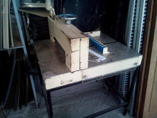 ขายโต๊ะตัดกระดาษ พร้อมใช้