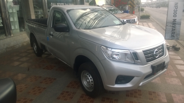 นิสสัน นาวาร่า  ตอนเดียว ดาว35000