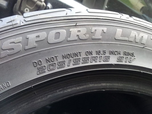 ขายยาง DUNLOP LM 703 205/55/16 ปี 12