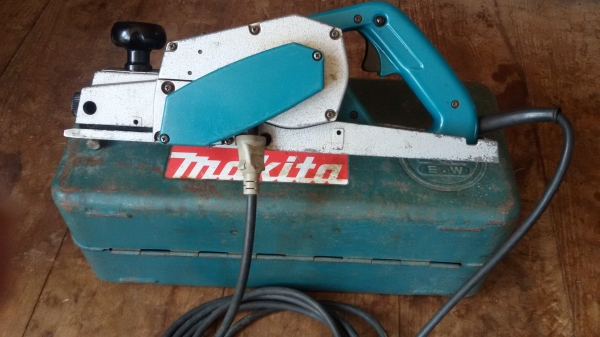 ขายกบ MAKITA 1100