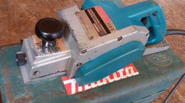 ขายกบ MAKITA 1100