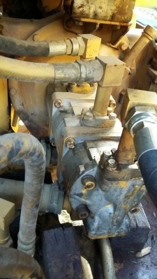 ขายแบคโฮ komatsu pc60-2 ใช้งานไมีมีโหลดติดต่อ นิวัฒน์ 086 6711264