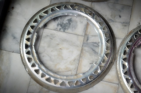 Wheel trim ring มือสอง 13 นิ้ว สภาพพองาม ใช้กับฝาตบ 500 บาท Wheel trim ring มือสอง 13 นิ้ว สภาพพองาม ใช้กับฝาตบ 500 บาท