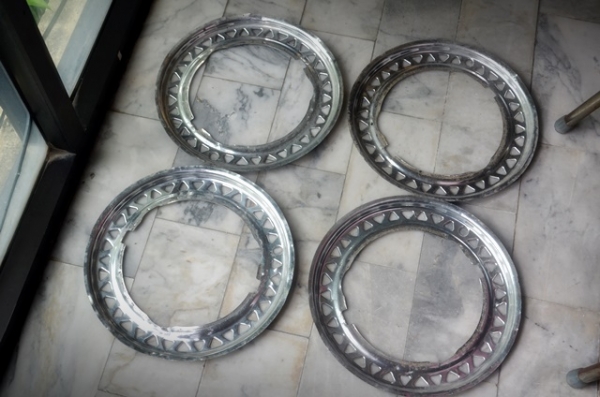 Wheel trim ring มือสอง 13 นิ้ว สภาพพองาม ใช้กับฝาตบ 500 บาท