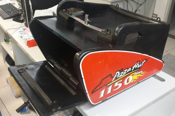 กล่องใส่ PIZZA ติดท้ายรถ กล่องใส่ PIZZA ติดท้ายรถ