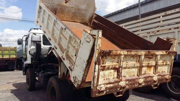 ขายดั้มDECA 195แรง พ.เพาเวอร์ เบรกทิฟฟี่ ภายในสวย แอร์เย็น สภาพพร้อมใช้งาน เอกสารพร้อมโอน สนใจโทร 090-8588220คุณนะ 093-3258446คุณบิว หรือเข้าดูสินค้าอื่นๆได้ที่ www.truck.in.th/498 หรือเพจFacebook ณรงค์ ซื้อขายรถมือสอง (เว็บไซต์ส่วนตัว) หรือFacebook ตลาดร