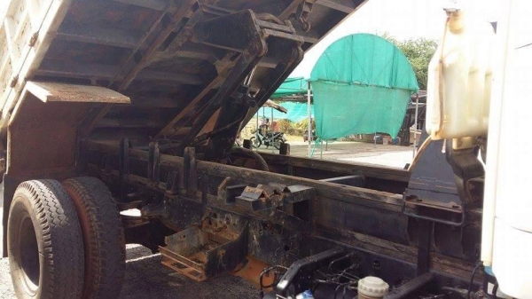 ขายดั้มDECA 195แรง พ.เพาเวอร์ เบรกทิฟฟี่ ภายในสวย แอร์เย็น สภาพพร้อมใช้งาน เอกสารพร้อมโอน สนใจโทร 090-8588220คุณนะ 093-3258446คุณบิว หรือเข้าดูสินค้าอื่นๆได้ที่ www.truck.in.th/498 หรือเพจFacebook ณรงค์ ซื้อขายรถมือสอง (เว็บไซต์ส่วนตัว) หรือFacebook ตลาดร