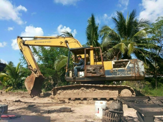 ขายแบคโค PC200-3 เครื่องดี เอวแน่น มีระบบแอร์ สภาพพร้อมใช้งาน สนใจโทร 090-8588220คุณนะ 093-3258446คุณบิว หรือเข้าดูสินค้าอื่นๆได้ที่ www.truck.in.th/498 หรือเพจFacebook ณรงค์ ซื้อขายรถมือสอง (เว็บไซต์ส่วนตัว) หรือFacebook ตลาดรถมือสอง คุณนะ