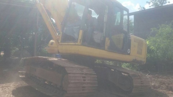 ขายแบคโค PC200-7 เครื่องเดิมปั้มเดิม เอวแน่น ทำงานเร็ว สภาพพร้อมใช้งาน เอกสารเล่มทะเบียนพร้อมโอน สนใจโทร 090-8588220คุณนะ 093-3258446คุณบิว หรือเข้าดูสินค้าอื่นๆได้ที่ www.truck.in.th/498 หรือเพจFacebook ณรงค์ ซื้อขายรถมือสอง (เว็บไซต์ส่วนตัว) หรือFaceboo