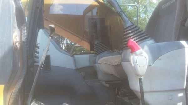 ขายแบคโค PC200-7 เครื่องเดิมปั้มเดิม เอวแน่น ทำงานเร็ว สภาพพร้อมใช้งาน เอกสารเล่มทะเบียนพร้อมโอน สนใจโทร 090-8588220คุณนะ 093-3258446คุณบิว หรือเข้าดูสินค้าอื่นๆได้ที่ www.truck.in.th/498 หรือเพจFacebook ณรงค์ ซื้อขายรถมือสอง (เว็บไซต์ส่วนตัว) หรือFaceboo